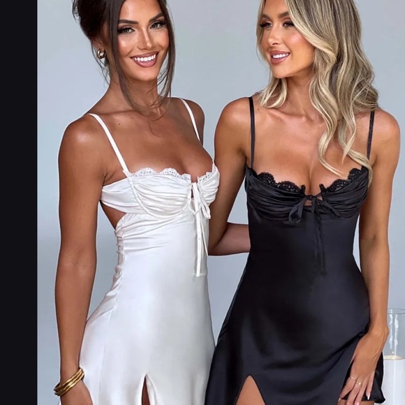 Babyboo Sherise Mini Slip Dress Ivory White Sweetheart Neck Sundress BRAND NEW - Picture 1 of 13